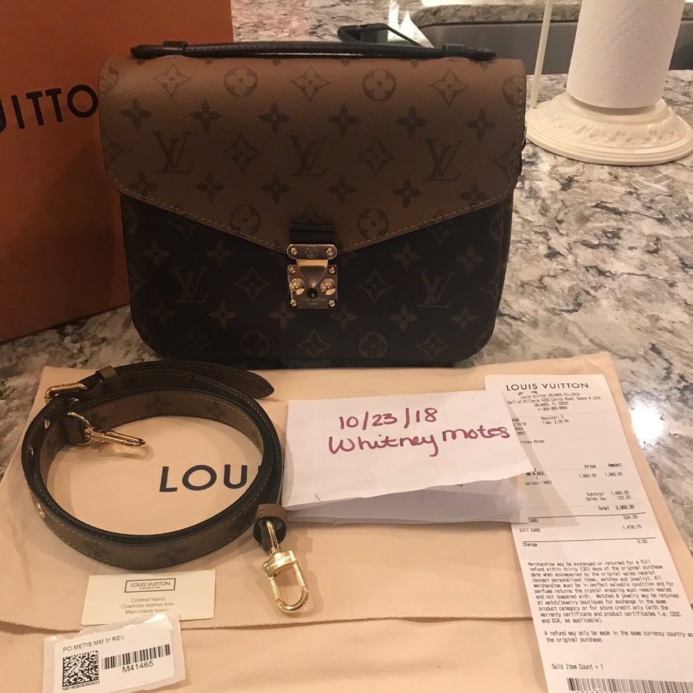 💋SOLD LOCALLY💋Métis monogram reverse